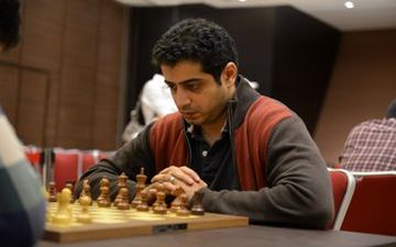 استاد بزرگ شطرنج بین پرسپولیسی‌ها/عکس 