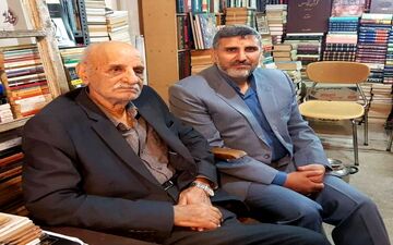 دانم آخر شبی ز آهی سرد 
در زندان جان گشوده شود 
برگی افتد ز شاخسار حیات 
آخرین شعر من سروده شود