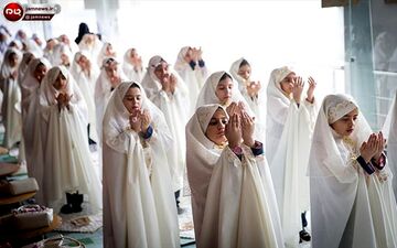 جشن عبادت دختران تهرانی در برج میلاد + تصاویر