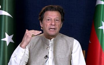  شلیک به پای عمران خان در پاکستان 