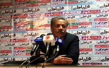 ابراهیم زاده: به سقوط سپاهان و تراکتور فکر نکنید