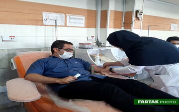 گزارش تصویری اهدای خون خبرنگاران در سازمان انتقال خون استان کرمانشاه