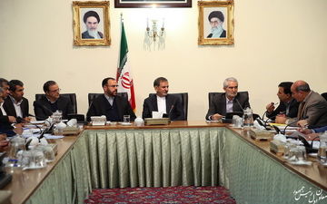 انتقال آب از خلیج فارس و دریای عمان به استان کرمان باید تسریع شود