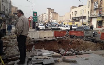 سقوط دو خودرو به گودالی در میدان کشاورز قم/3 نفر جان باختند
