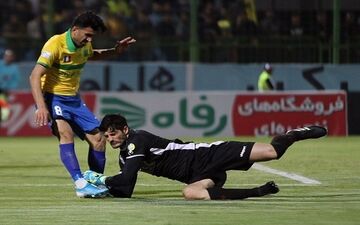  مومنی: امیدوارم برگزاری لیگ، سلامتی بازیکنان را به خطر نیندازد/ برای آمادگی حداقل یک ماه زمان می‌خواهیم