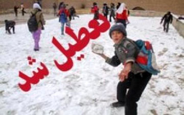 بارش شدید برف مدارس سراب را تعطیل کرد