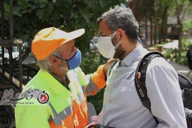تزریق اولین واکسن، به پاکبانان در اصفهان