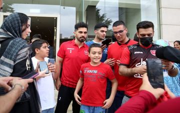  اختصاصی/گزارش ویدویی از ورود تیم پرسپولیس تهران به ورزشگاه پاس تهران