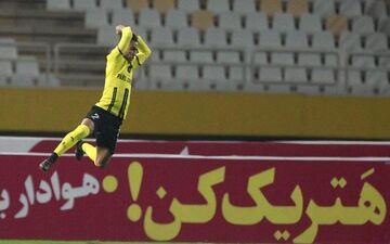 از استقلال پیشنهاد داشتم اما بابت چند بند قرارداد با آنها به توافق نرسیدم