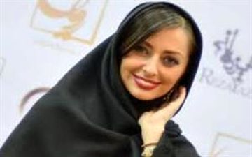 سلفی خانم بازیگر با لباس و گریم عروس
