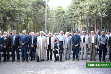 مراسم رونمایی از تندیس میرزا رضا کلهر