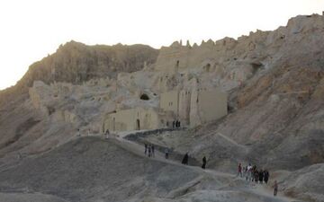 بازدید از قلعه چهل دختران زابل را از دست ندهید
