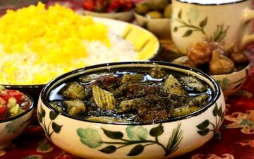 میخوای خورشت کرفس درست کنی که لعاب داشته باشه و آبکی نباشه؟ اینطوری درست کن