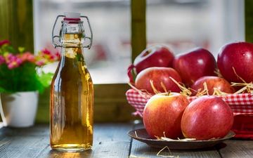 
چگونه حمام سرکه سیب بگیریم؟| حمام کردن با این نوع سرکه برای بدن معجزه می کند!