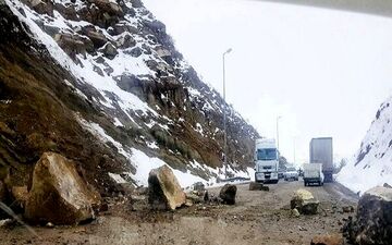 رییس پلیس راه شرق استان تهران خبر داد؛ احتمال ریزش کوه در جاده هراز