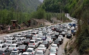 افزایش احتمال ریزش سنگ در محورهای شمال/ کندوان و هراز فردا یک‌طرفه می‌شود