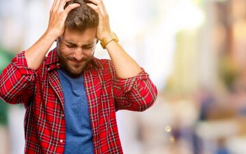 این سردردها ناشی از کم آبی بدن است؛ این طور درمانش کنید