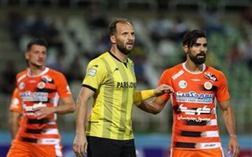 از بچگی پرسپولیسی بودم /به باشگاه رفتم و طلبم را بخشیدم
