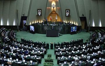 غیبت 6 نماینده در آغاز نشست علنی امروز مجلس