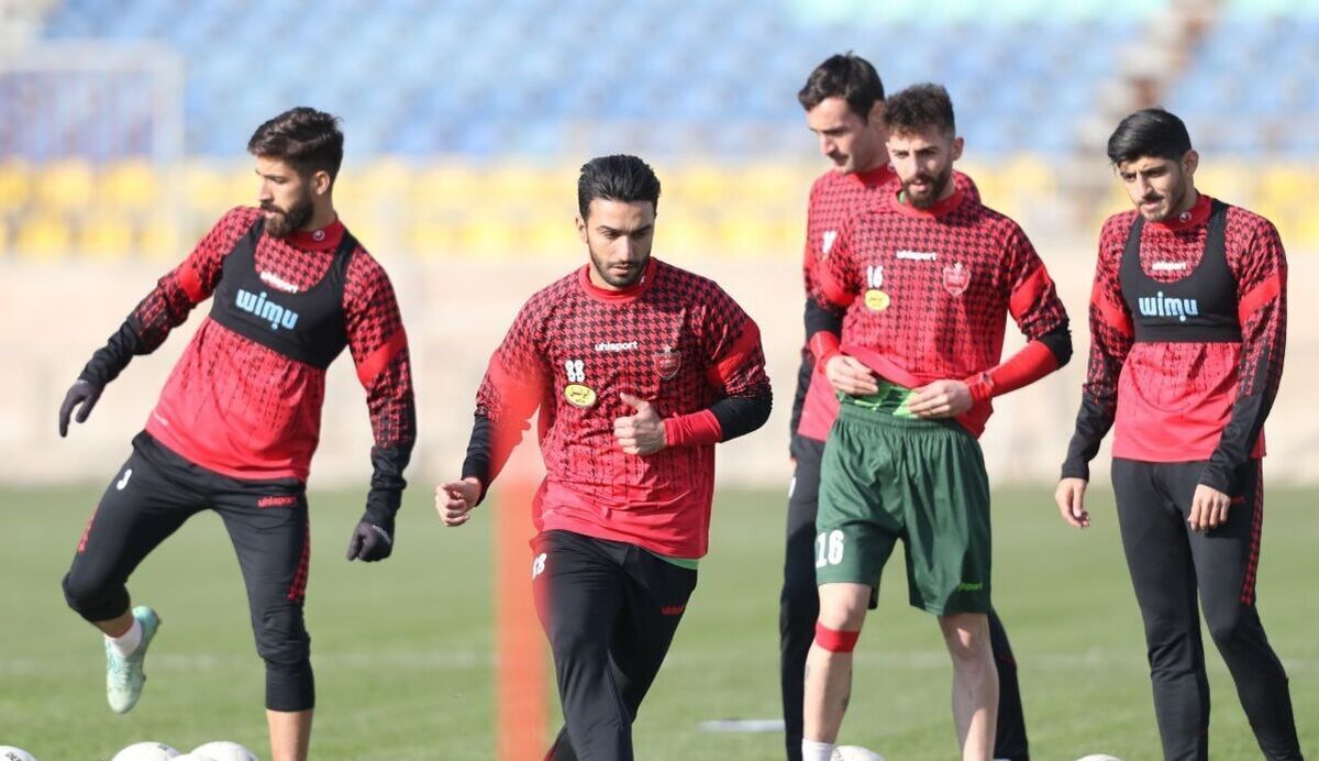 ۲ پیشنهاد برای ستاره پرسپولیس/ مانع میلیاردی برای جدایی یک سرخ‌پوش
