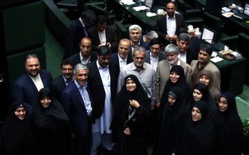  نقش آفرینی زنان در مجلس وفرآیند قانونگذاری