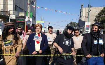 ترامپ در قم دستگیر شد/عکس