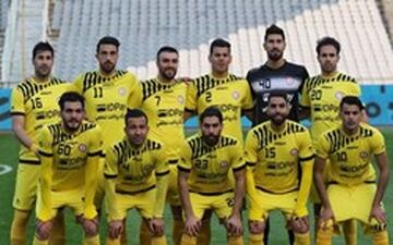 با یک مربی و دو بازیکن تیم نفت تهران قطع همکاری شد