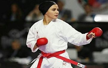 دست ندادن سارا بهمنیار با یک مرد حین گرفتن مدال طلا در لیگ جهانی کاراته وان