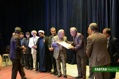 آیین بزرگداشت استاد صمد امیریان شاهنامه‌پژو و نویسنده در روز معلم 