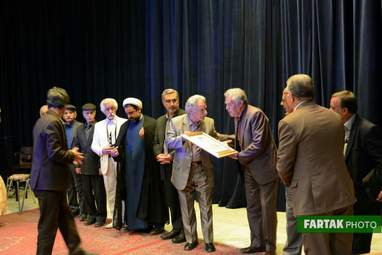 آیین بزرگداشت استاد صمد امیریان شاهنامه‌پژو و نویسنده در روز معلم 