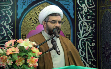 امام جمعه دماوند: آمریکا آرزوی به ذلت کشاندن ملت ایران را به گور خواهد برد