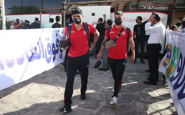 کاروان تیم فوتبال پرسپولیس وارد اراک شد
