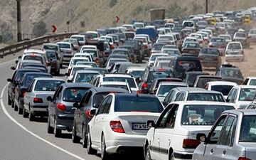 ترافیک سنگین در محورهای هراز و فیروزکوه/ تعویق در یک طرفه شدن هراز