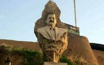  حذف مجسمه جلال طالبانی از قلعه‌ای در کرکوک
