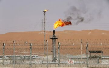 لغو ارسال محموله‌های نفت عربستان به اروپا؛ توقف بارگیری ینبع بعد از حمله
