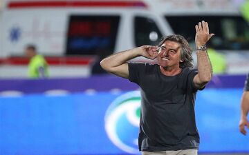 محرومیت سنگین سرمربی استقلال به خاطر درگیری با پرسپولیسی‌ها
