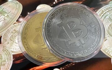 بیت‌کوین بالای سطح ۹۰ هزار دلار تثبیت شد