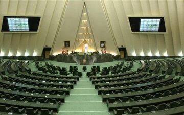 نامه نمایندگان مجلس به روحانی درباره اجرا نشدن یک قانون ضد آمریکایی