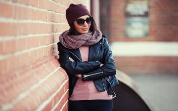ترکیب‌های شیک جکت چرم زنانه؛ ۱۰ استایل مدرن و کاربردی