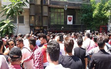 اعتراضات به روز سوم کشیده شد؛ شعار پرسپولیسی ها علیه عرب
