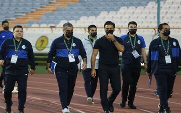 سنگ خودم را به سینه نمی‌زنم، اما نیمکت استقلال خلوت است 