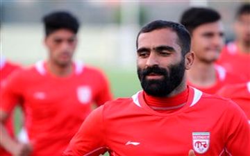  ماجرای ممنوع الخروجی کاپیتان سرخپوشان /کیانی هنوز با تراکتور قرارداد نبسته است!