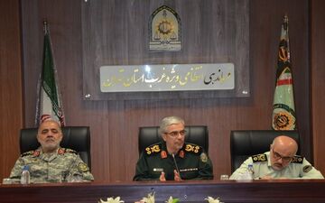 کارکنان نیروی انتظامی با رافت و مهربانی با مردم برخورد کنند
