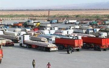 مرز "سومار" جایگزین دیگر مرزهای کشور برای صادرات کالا به عراق شد