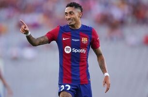 ویدیو | رافینیا دوباره ترکاند؛ ضربه سر تماشایی برای گل دوم بارسا!