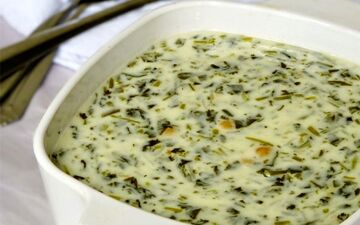 طرز تهیه آش دوغ اردبیلی | دستور اصیل بدون تخم‌مرغ و خوشمزه
