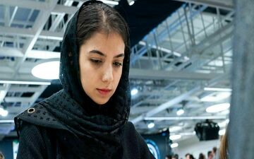 سارا خادم الشریعه برابر سوپر استاد بزرگ ویتنامی شکست خورد
