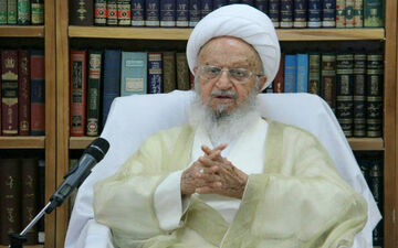 آیت‌الله مکارم شیرازی:
پرداخت وام‌های قرض‌الحسنه به شیوه فعلی رباخواری آشکار است