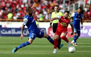 پرسپولیس و استقلال با تساوی به رختکن رفتند 