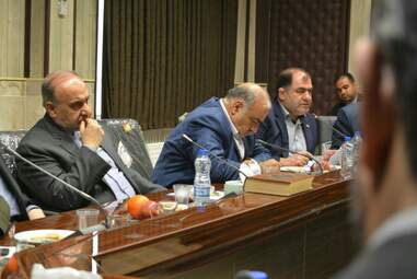 حضور وزیر ورزش و جوانان در ستاد بازسازی مناطق زلزله زده کرمانشاه 